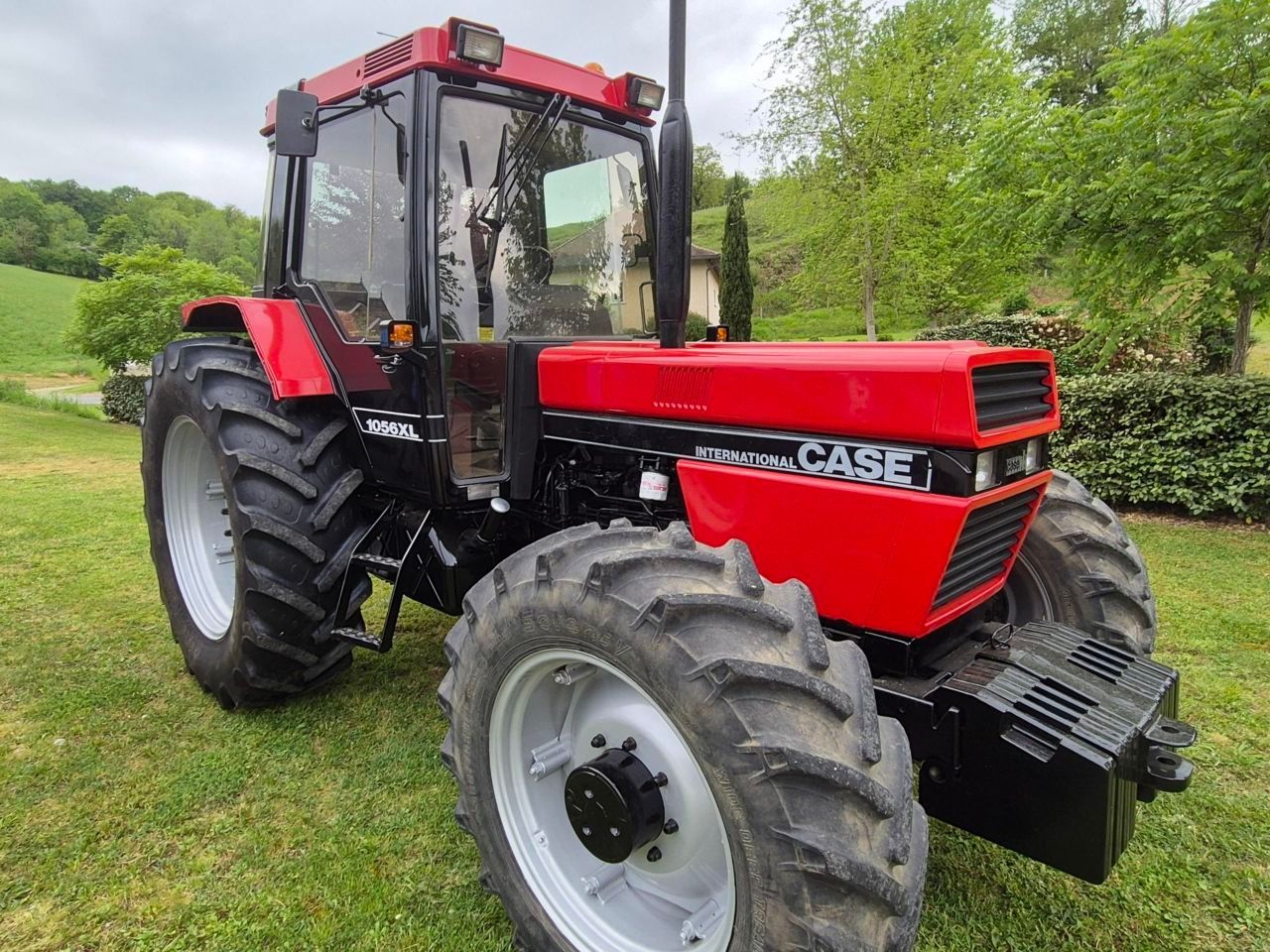Case IH 1056 axl Traktor 19 500 €