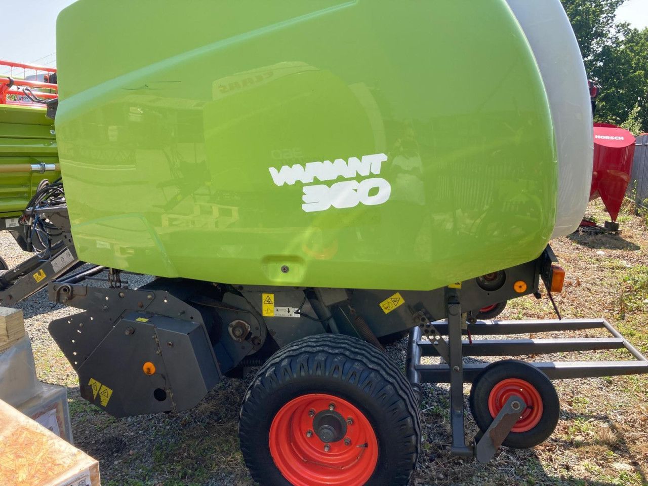 E-FARM: Claas VARIANT 360 - Balownica - id P8V2MU5 - 11 144 € - Rok produkcji: 2008 - Zjednoczone Królestwo
