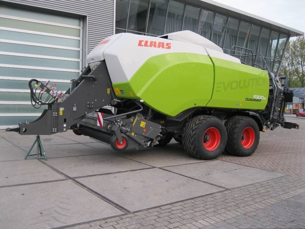 E-FARM: Claas Quadrant 5300 Evolution FC Tandem - Ballenpresse - id C6ZCYEU - 169.000 € - Baujahr: 2023 - Niederlande