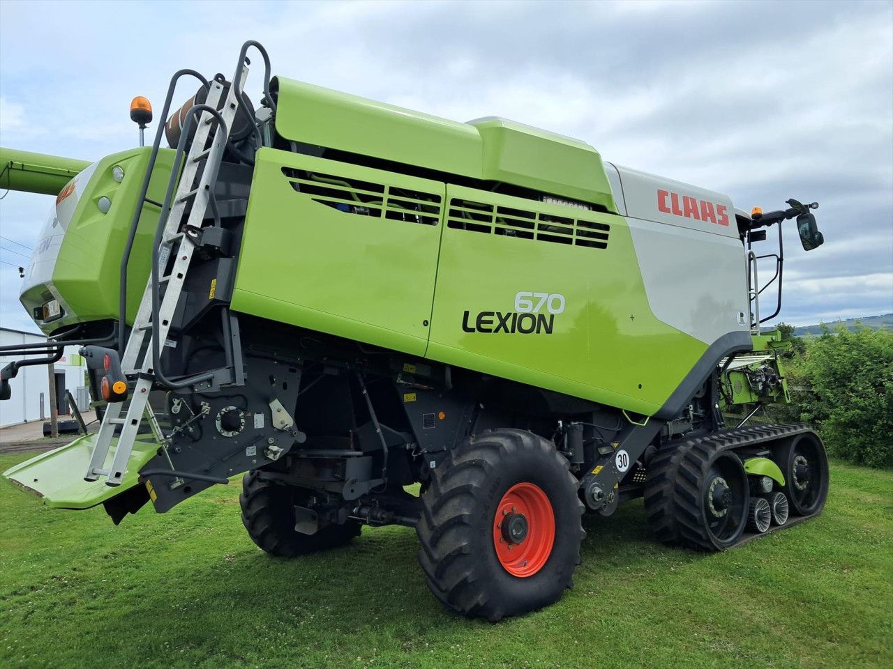 E-FARM: Claas Lexion 670 - Moissoneuse-batteuse - id W17INTC - 202 135 € - Année: 2018 - Puissance du moteur (chevaux): 425,Royaume-Uni