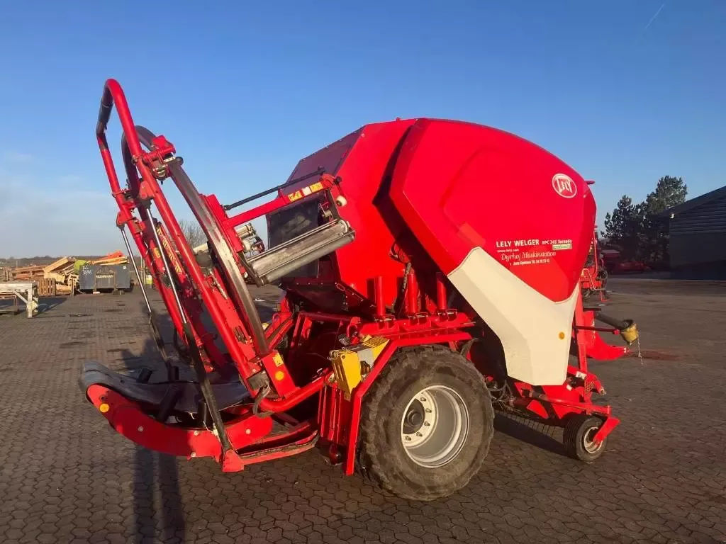 E-FARM: Lely tornado 245 rp - Ballenpresse - id VUIWZFR - 31.482 € - Baujahr: 2015 - Ballenanzahl: 21.700,Dänemark
