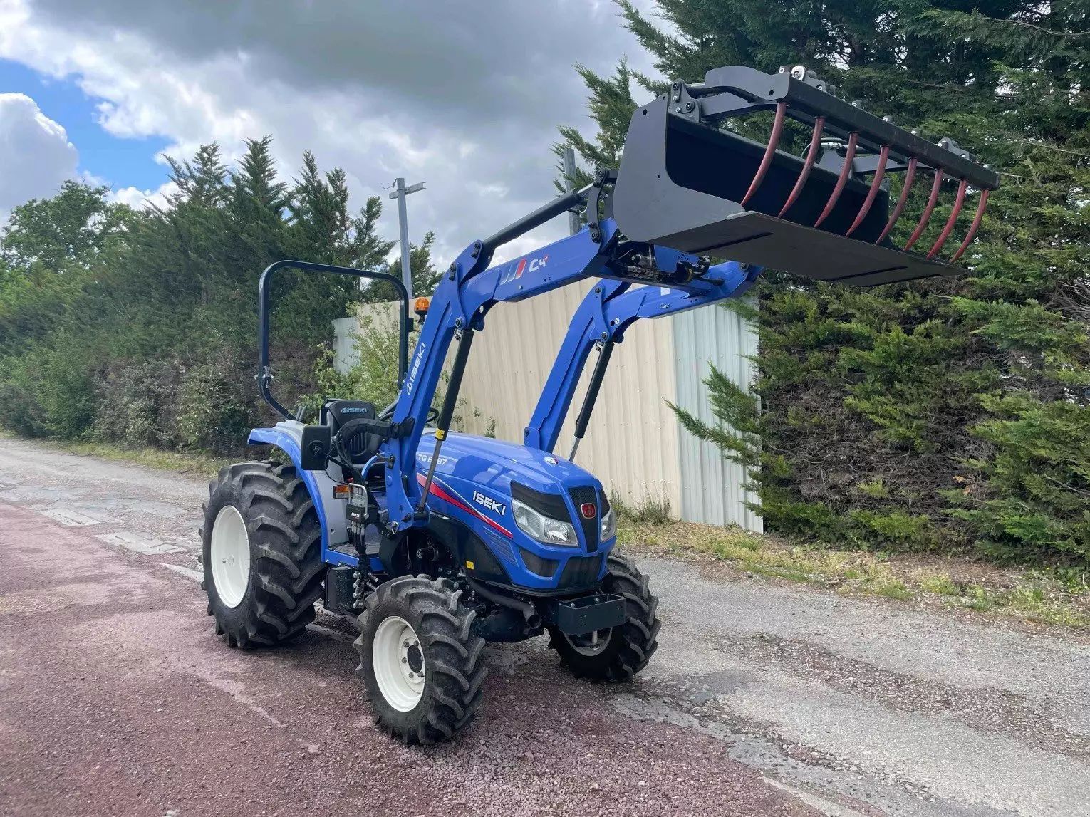 E-FARM: Iseki tracteur agricole tg6687 iseki - Tractor - id DDQWVAV - €39,000 - Year of construction: 2024 - Engine hours: 269,Engine power (HP): 66,France