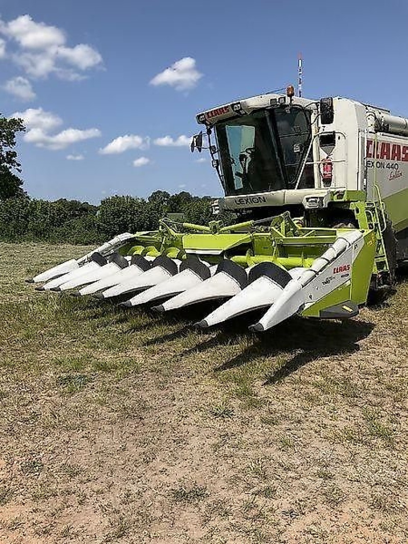 Claas Corio 875 FC header €59,750