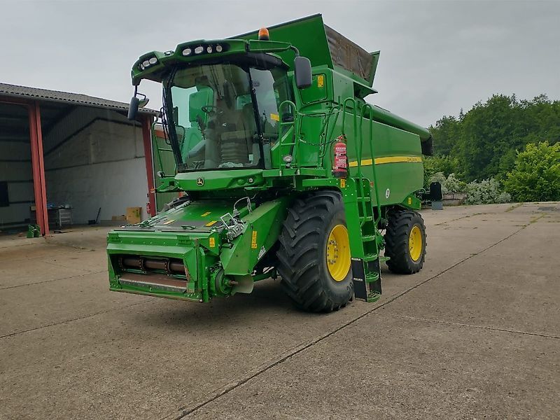 E-FARM: John Deere T 660 - Moissoneuse-batteuse - id W7XWJZ2 - 221 000 € - Année: 2018 - Lecture du nombre d'heure: 1 156,Puissance du moteur (chevaux): 455,Allemagne