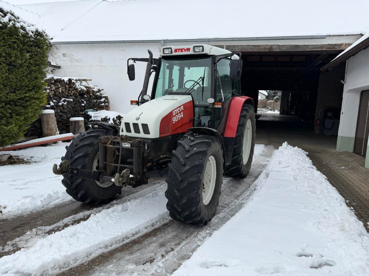 Steyr Traktor 30 700 €