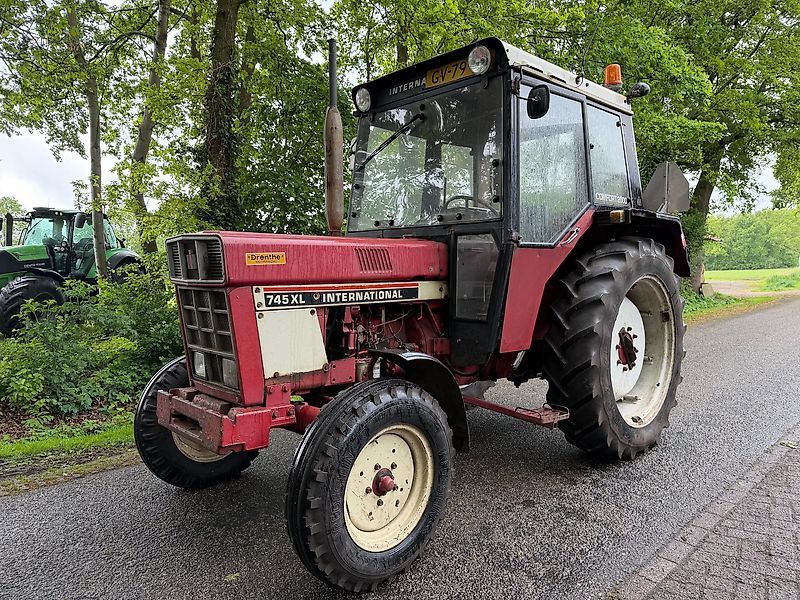 Case IH 745 XL Traktor