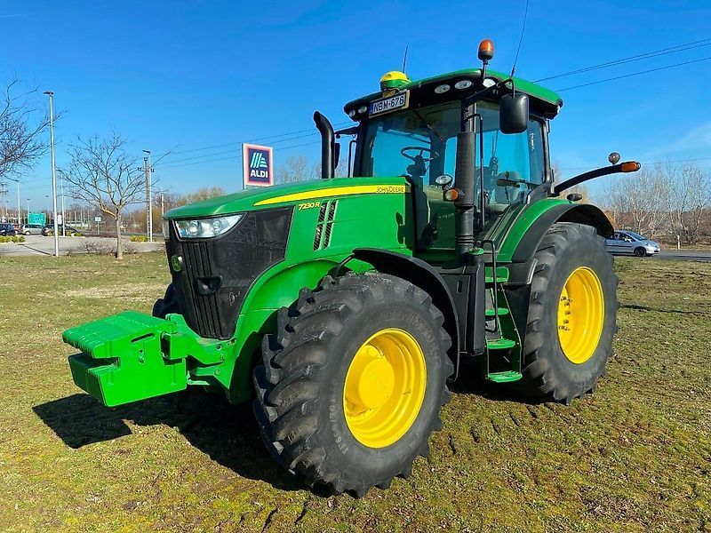 E-FARM: John Deere 7230 R - Traktor - id UGU3VGE - 59.492 € - Baujahr: 2014 - Abgelesene Motorstunden: 11.575,Motorleistung (PS): 230,Ungarn