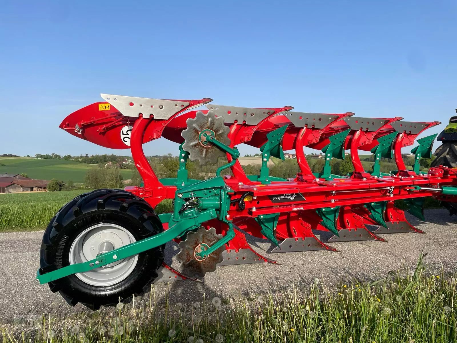 E-FARM: Kverneland 2501s variomat i-plough - Плуг - id DSDTHHA - 39 900 € - Год выпуска: 2022 - Австрия
