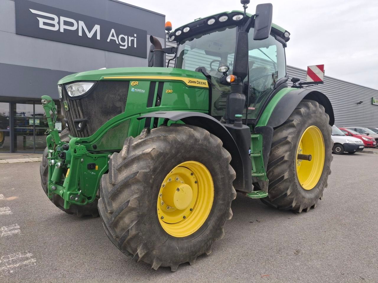 E-FARM: John Deere 6R 230 - Traktor - id UL4W7FE - 162.000 € - Baujahr: 2023 - Abgelesene Motorstunden: 1.600,Motorleistung (PS): 230,Frankreich