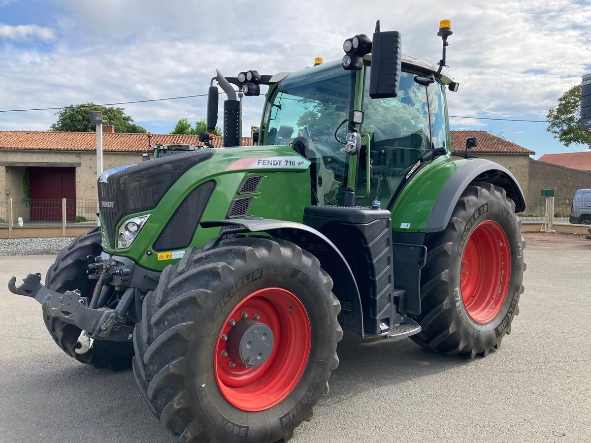 E-FARM: Fendt 716 Vario ProfiPlus - Traktor - id UTTVT4K - 120 000 € - Rok výroby: 2018 - Hodiny motoru: 3 560,Výkon motoru (HP): 160,Francie