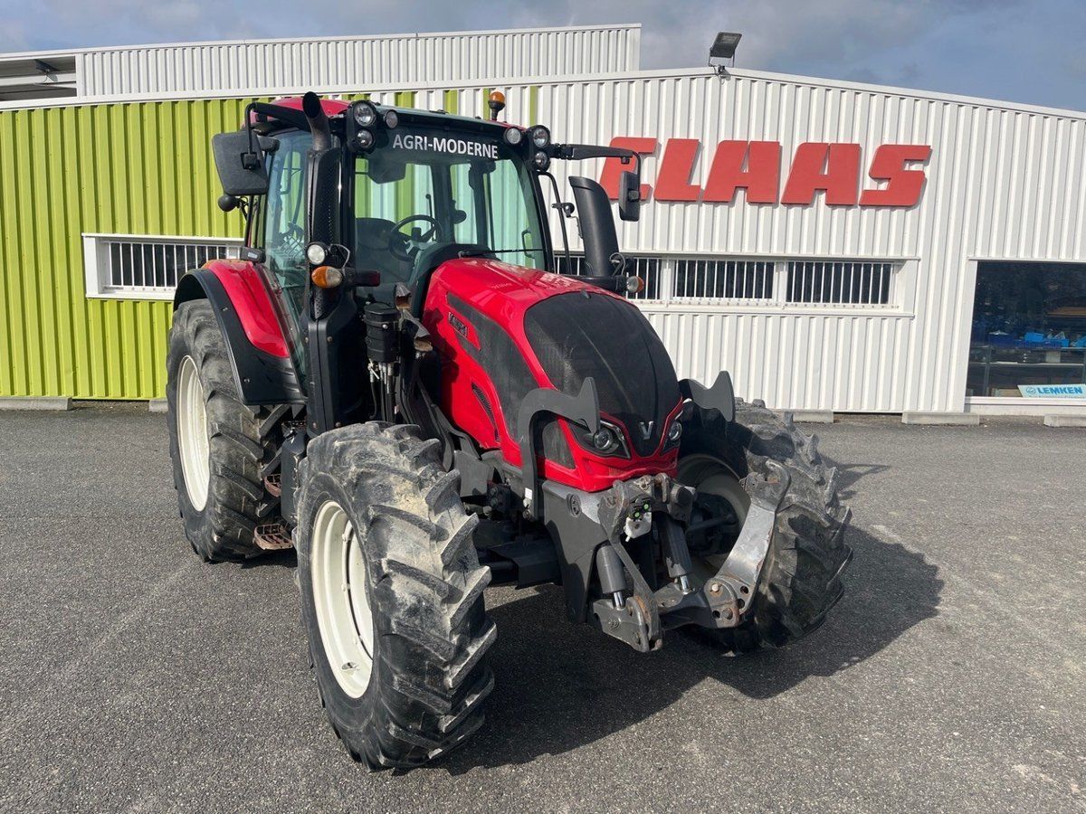 E-FARM: Valtra N114e - Tractor - id MD7QPCA - €55,000 - Year of construction: 2016 - Engine hours: 3,675,Engine power (HP): 115,France