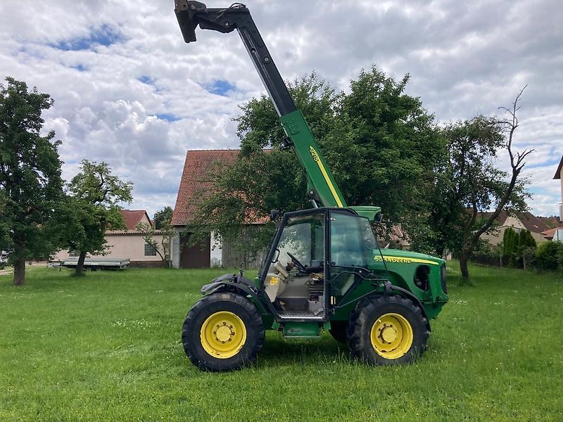 E-FARM: John Deere 3215 euroaufnahme - Ładowacz teleskopowy - id 6SNFGTT - 29 000 € - Rok produkcji: 2006 - Motogodziny: 12 700,Moc silnika: 101,Niemcy