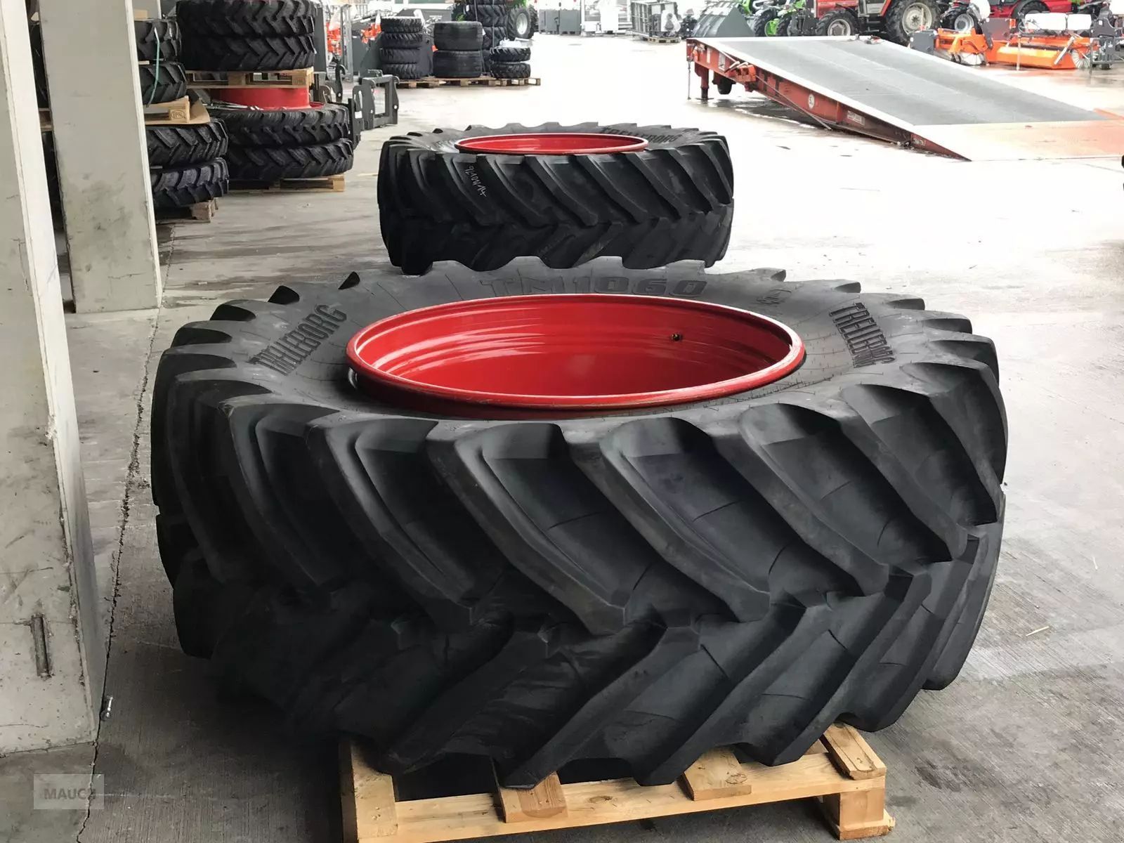 E-FARM: TRELLEBORG vf 750/70r44 + vf 650/60r38 inklusive felgen - Kerék és járószerkezet - id XYL9GSM - Ausztria