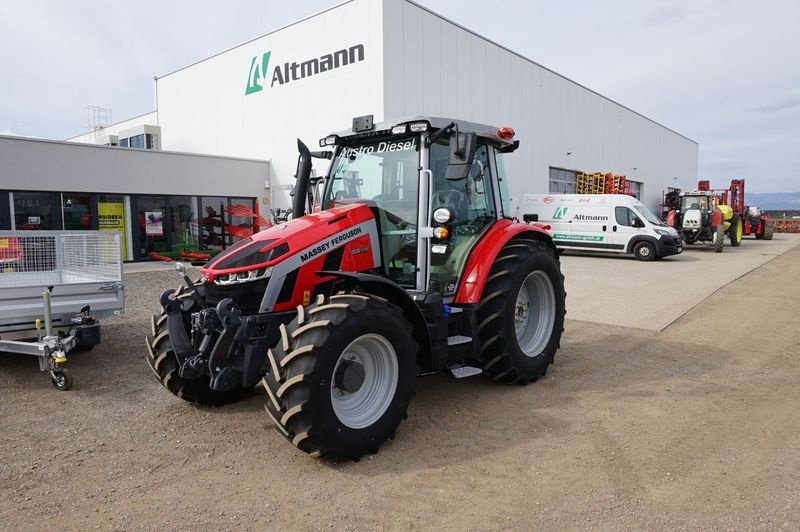 Massey Ferguson 5.S 115 tractor 89 900 €