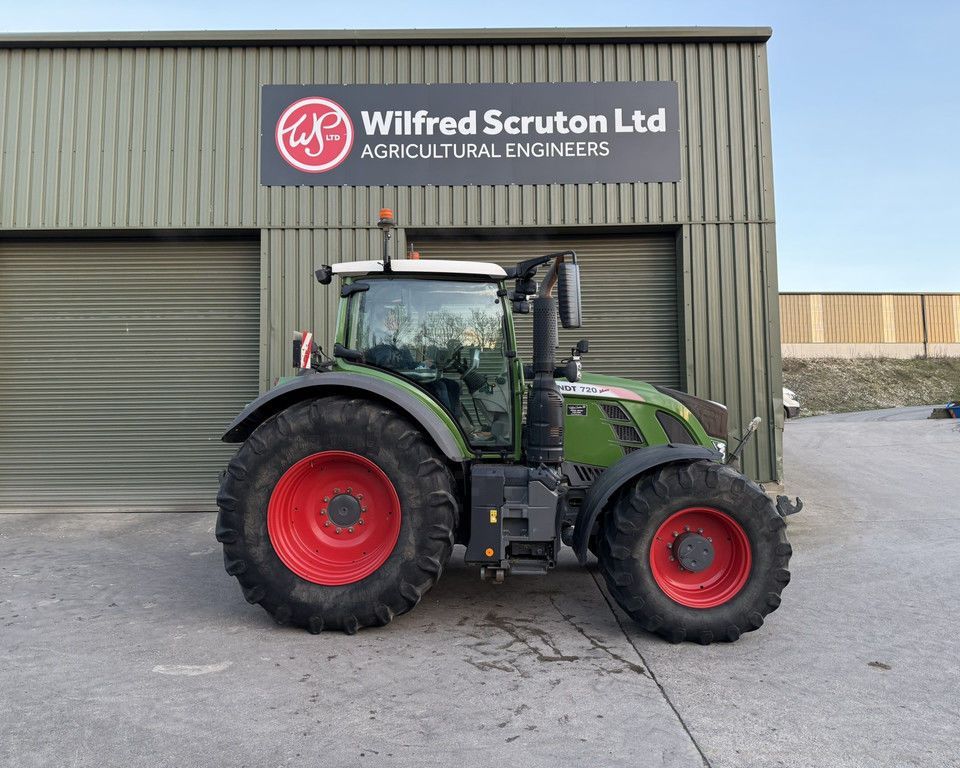 Fendt 720 Vario Profi Plus Tractor €101,254