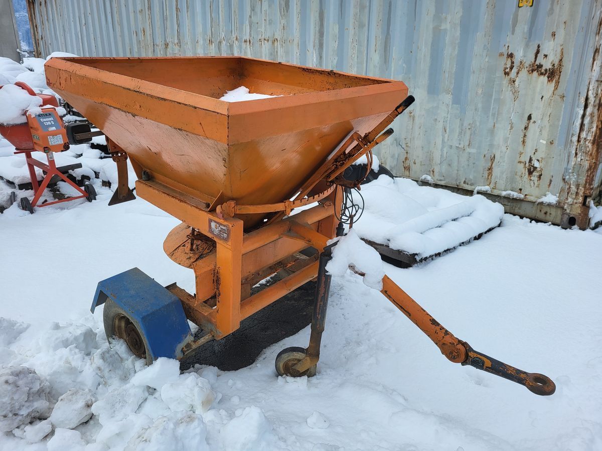 E-FARM: Rauch komet 600 su - Kommunaltechnik - id NTDD3G5 - 177 € - Baujahr: 1983 - Österreich