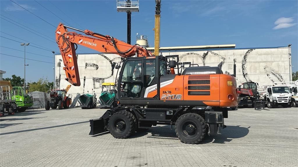 E-FARM: Hitachi zx220w-7 - Wheeled excavator - id CGNVCLZ - Year