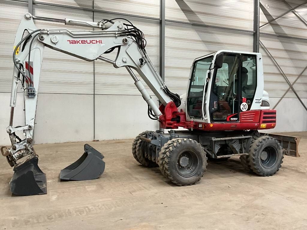 Takeuchi tb 295 w powertilt Excavadora de ruedas 38.500 €