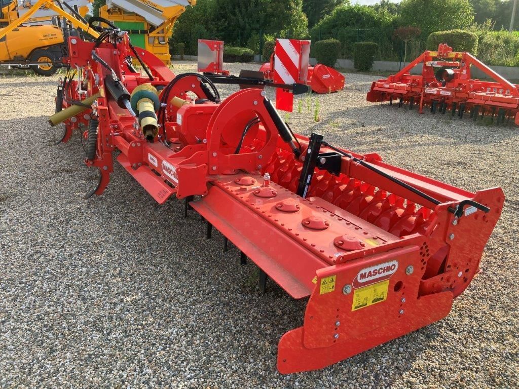 E-FARM: Maschio toro 7000 rapido plus destockage - Erpice rotante - id NWGHRP3 - 39.500 € - Anno di costruzione: 2022 - Francia