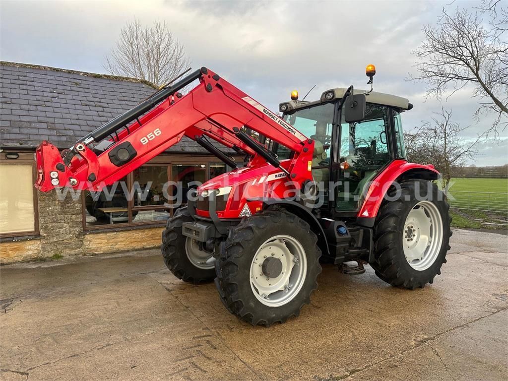 Massey Ferguson 5613 Traktor 54 028 €