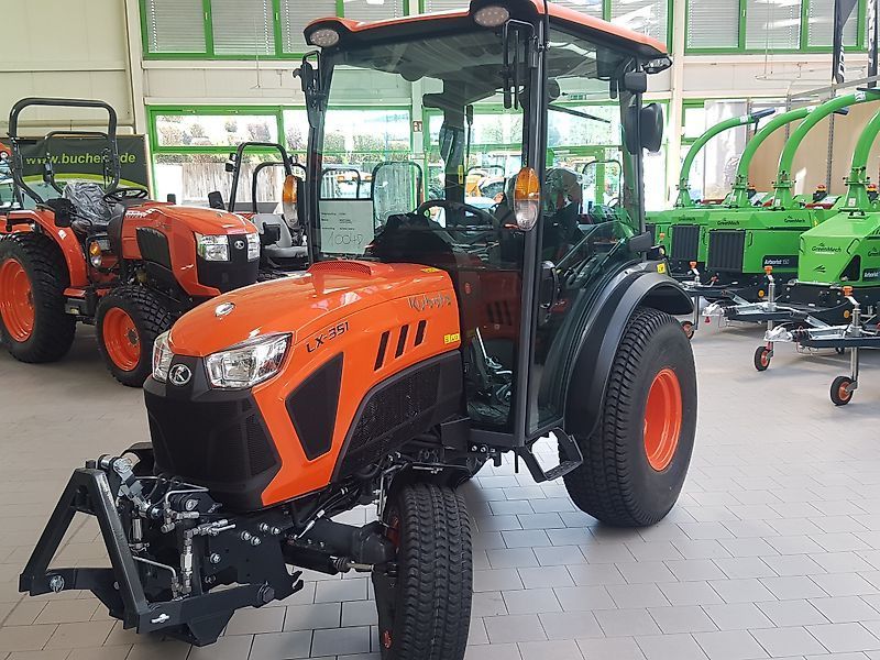E-FARM: Kubota lx 351 cab - Traktor - id MPHRB8V - 37.850 € - Baujahr: 2023 - Abgelesene Motorstunden: 1,Motorleistung (PS): 34,Deutschland