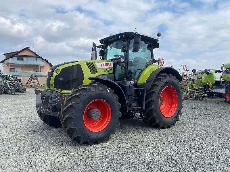 Claas Axion 870 CMATIC Tractor €135,000