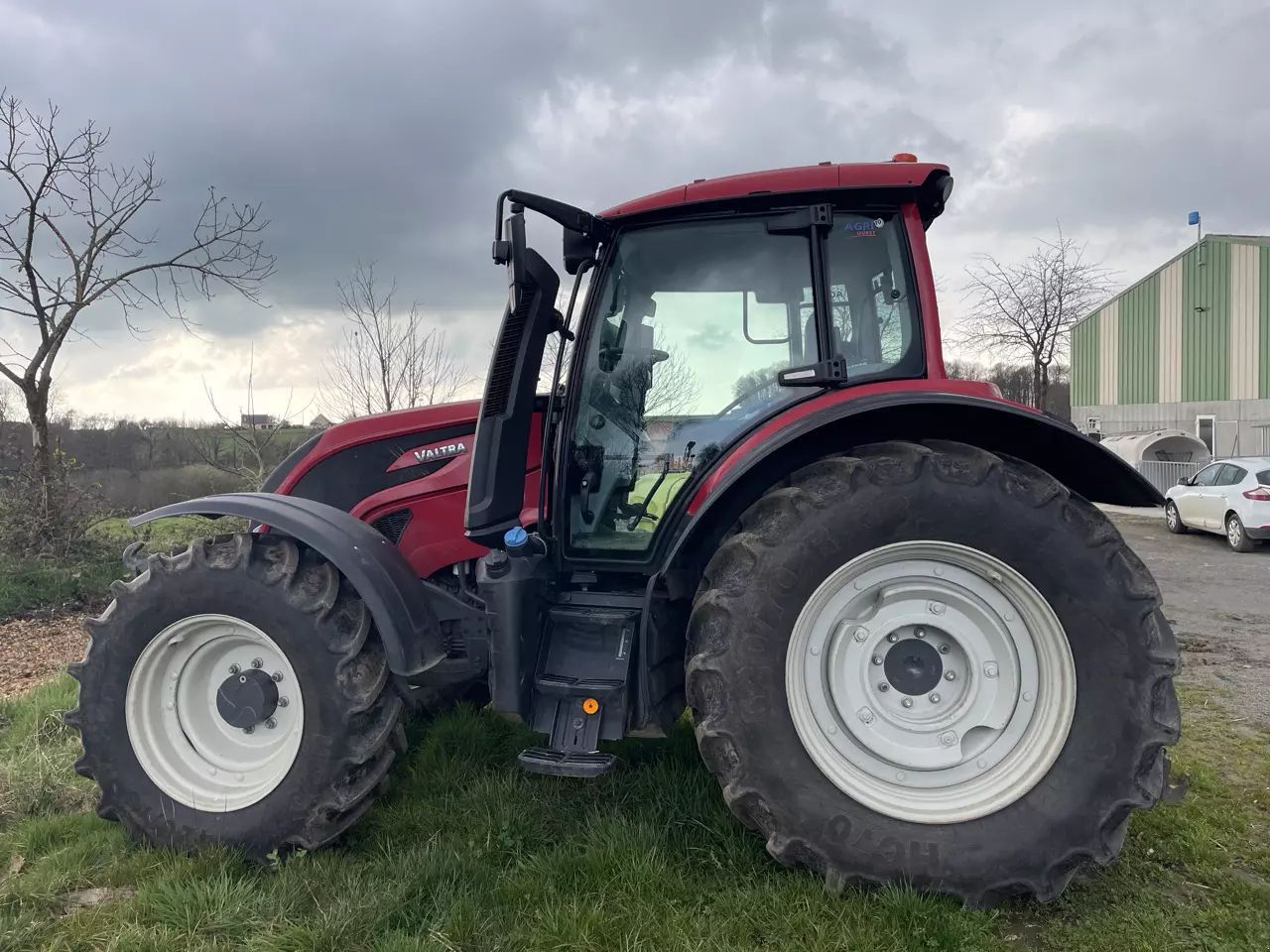 E-FARM: Valtra A135 - Traktor - id LQBNABI - 107.500 € - Baujahr: 2023 - Motorleistung (PS): 135,Frankreich