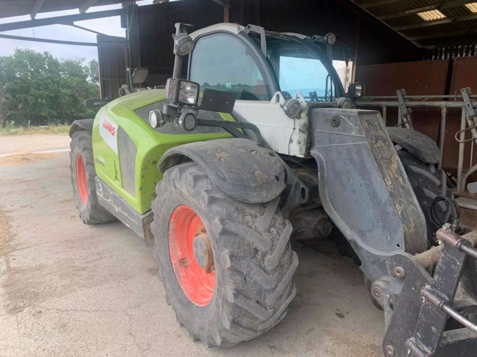 E-FARM: Claas scorpion 7035 varipower - Teleskoplader - id YFZRHBG - 46.000 € - Baujahr: 2018 - Abgelesene Motorstunden: 7.008,Motorleistung (PS): 126,Frankreich