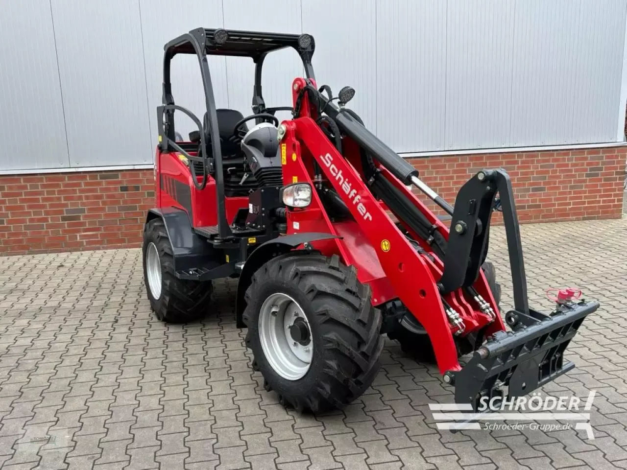 E-FARM: Schäffer 4670 - šarnyrinis krautuvas - id KYHR8NW - 47 885 € - Gamybos metai: 2023 - Variklio darbo valandos: 20,Variklio galia (AG): 66,Vokietija