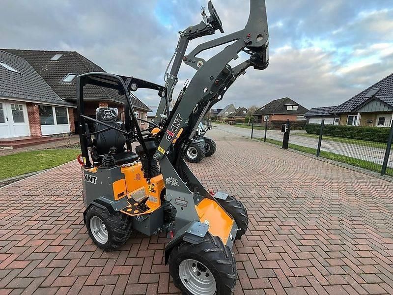 E-FARM: Giant g 1200 - siehe text (am lager) - Kompaktlader - id JGHNLKR - 27.990 € - Baujahr: 2024 - Deutschland