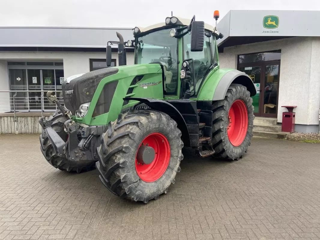 E-FARM: Fendt 826 Vario - Tractor - id ELQLT3J - €75,000 - Year of construction: 2015 - Engine hours: 7,944,Engine power (HP): 256,Germany