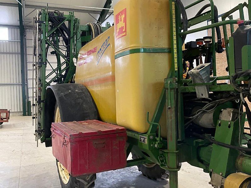 E-FARM: Amazone ug 3000 power - Pulverizador - id Q6TLKIM - 12.900 € - Año: 2001 - Alemania