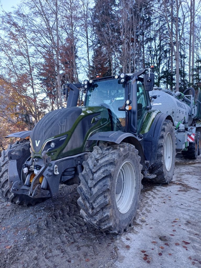 Valtra T 234 Tractor €115,000
