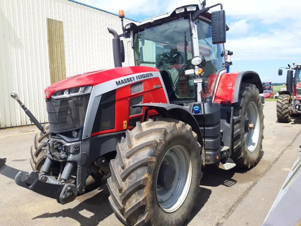 E-FARM: Massey Ferguson 8S.205 Exclusive - Tractor - id XUI6H68 - €135,000 - Year of construction: 2022 - Engine hours: 2,022,Engine power (HP): 205,France