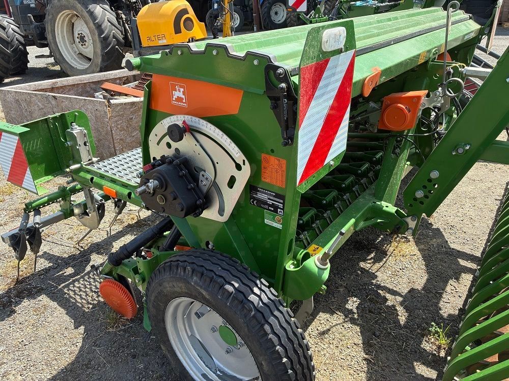 E-FARM: Amazone d9.3000 spécial - Drillmaschine - id QW59KGA - 11.500 € - Baujahr: 2021 - Frankreich
