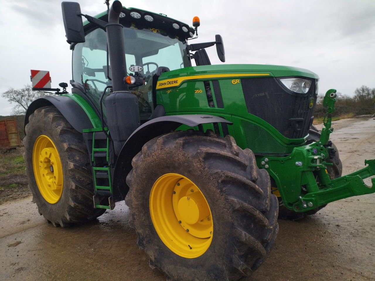 John Deere 6R 250 Tractor 165.000 EUR