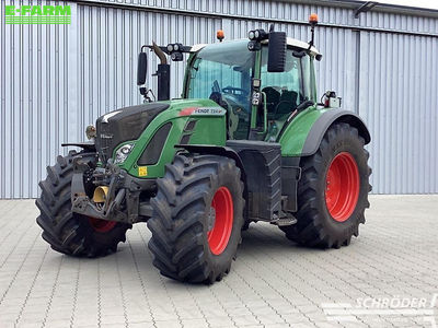 E-FARM: Fendt 724 Vario ProfiPlus - Tractor - id S8MLBLI - €109,885 - Year of construction: 2015 - Engine hours: 5,750,Engine power (HP): 245,Germany