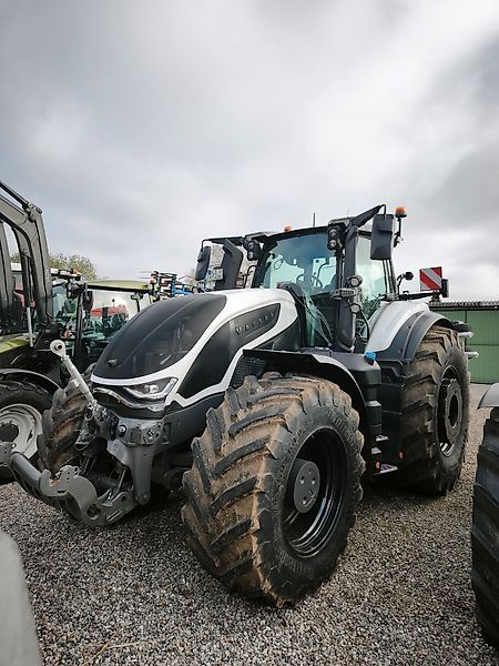 Valtra S 416 Tractor