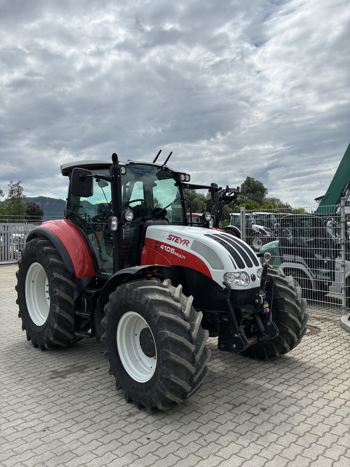 Steyr Multi 4105 Traktor 66 584 €