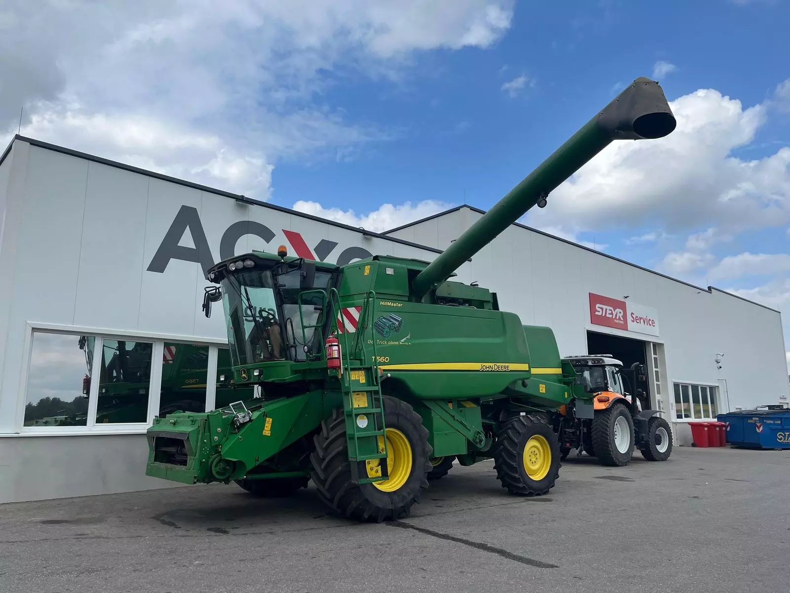 E-FARM: John Deere T 560 - Cosechadora - id HYIXQZ4 - 127.083 € - Año: 2010 - Horas: 1400,Potencia del motor: 350,Austria