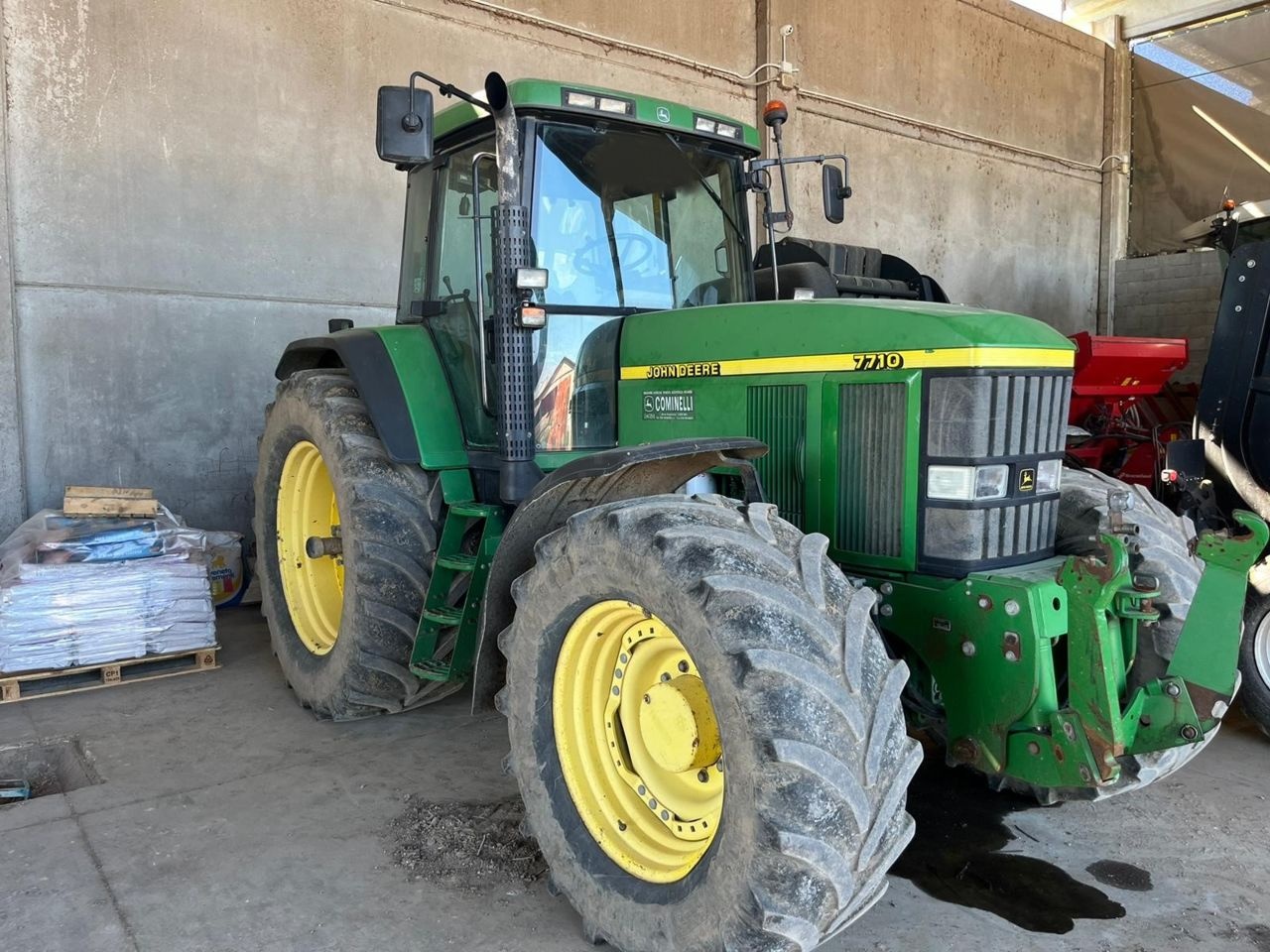 John Deere 7710 tractor 36 000 €