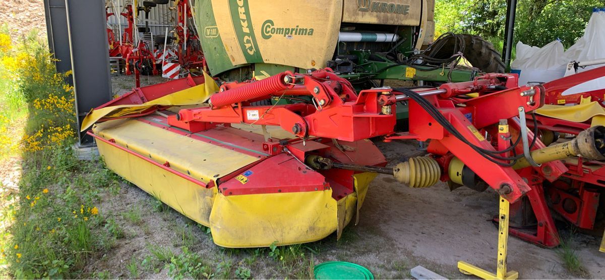 E-FARM: Pöttinger novacat 305 h - Mower - id BJQKNLH - €5,000 - Year of construction: 2010 - France