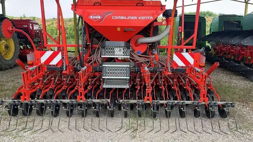 E-FARM: Kuhn venta lc4000 - Drilling machine combination - id MVEJUZL - €33,500 - Year of construction: 2014 - France