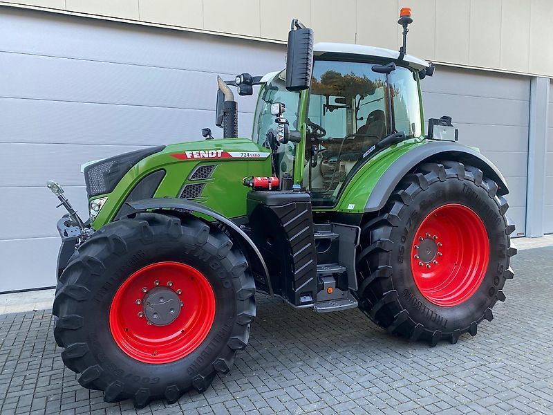 Fendt 724 Vario Profi+ Tractor €161,500
