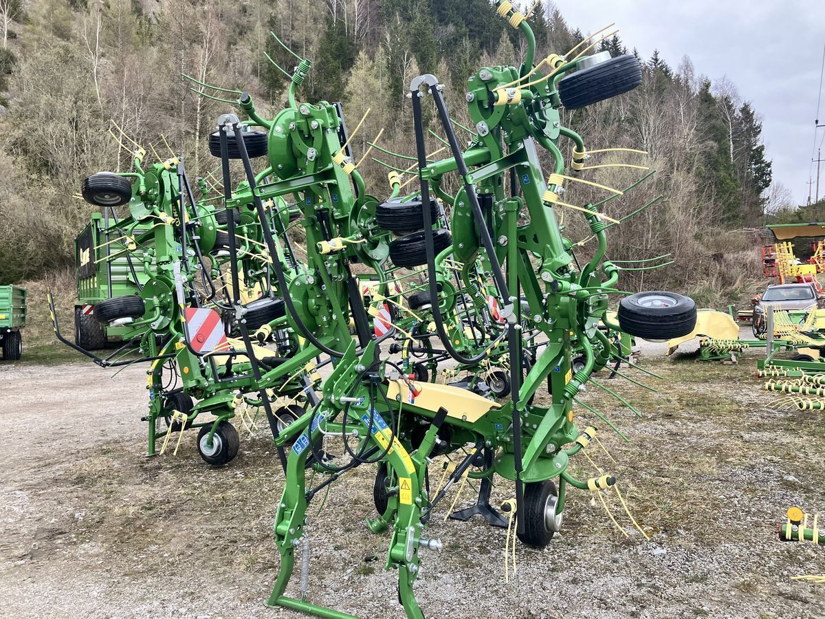 Krone Vendro 820 Highland Tedder
