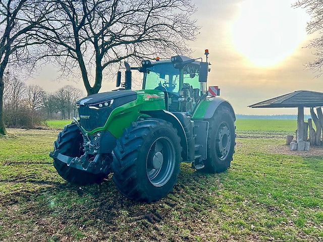 Fendt 1050 Vario Tractor
