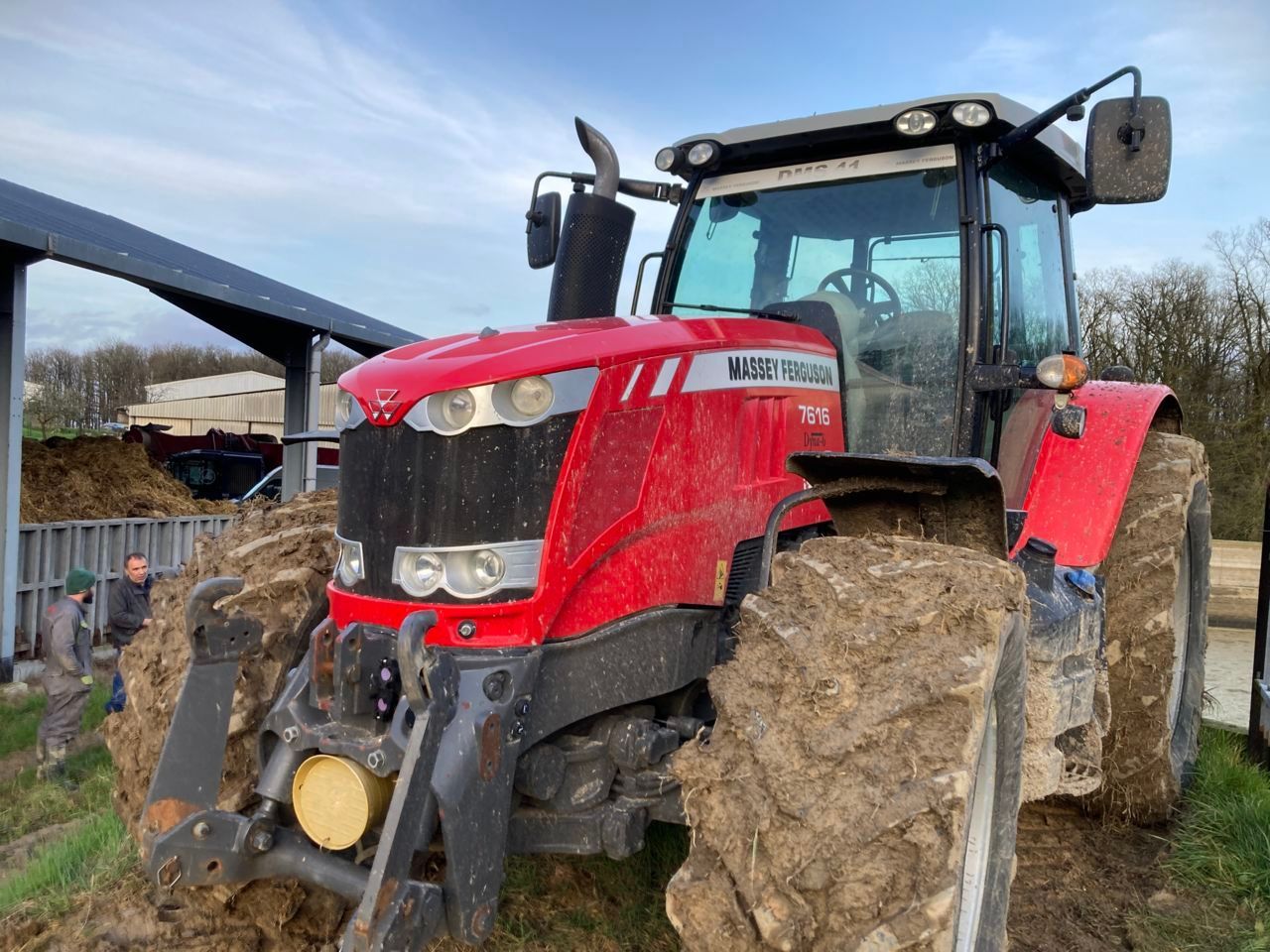 E-FARM: Massey Ferguson 7616 Dyna-6 Efficient - Tractor - id NLF9LI4 - 47.000 € - Año: 2013 - Horas: 7600,Potencia del motor: 160,Francia