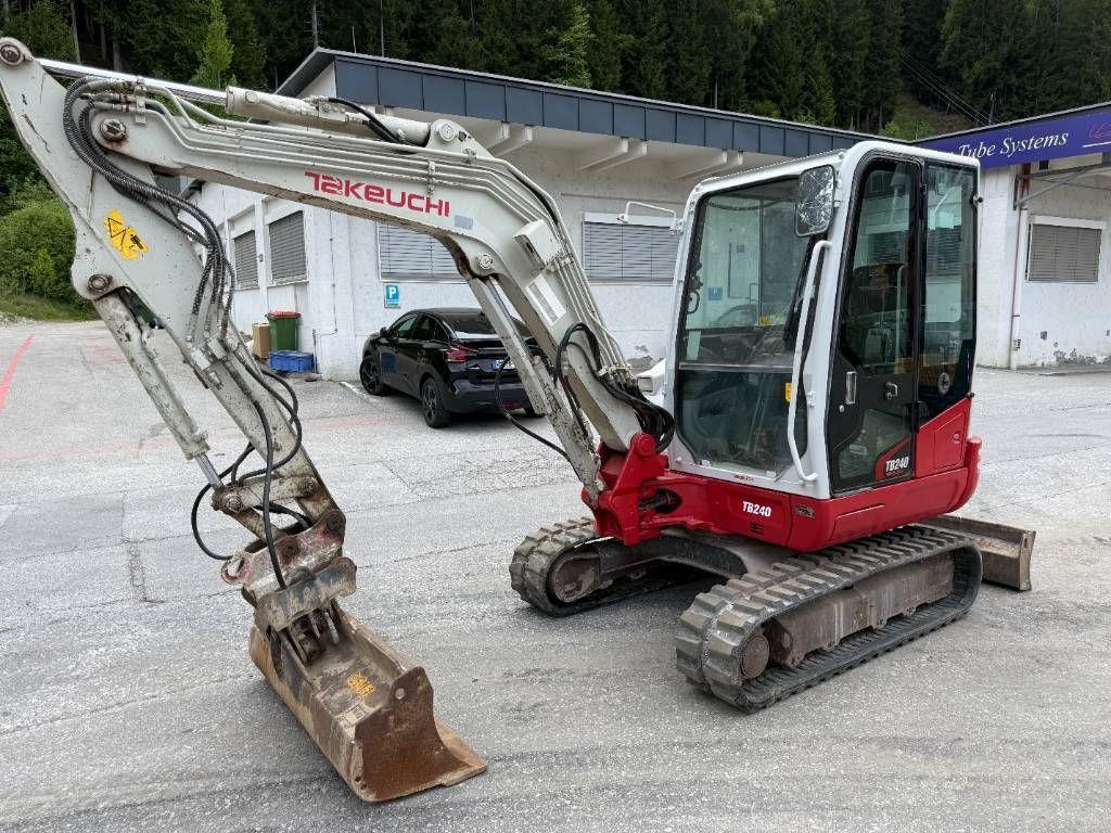 Takeuchi TB 240 Mini kotrógép 29 900 EUR