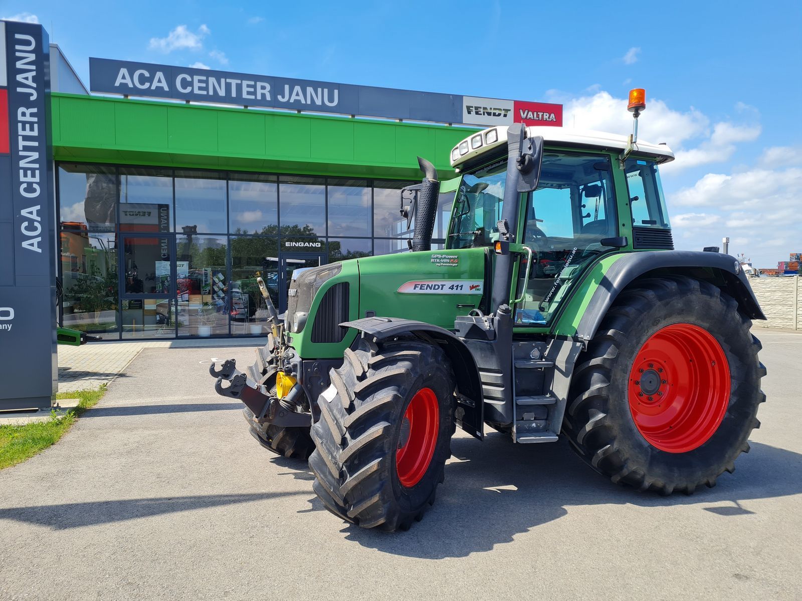 E-FARM: Fendt 411 Vario - Tracteur - id RPPVWVG - 76 000 € - Année: 2010 - Lecture du nombre d'heure: 7 086,Puissance du moteur (chevaux): 116,Autriche