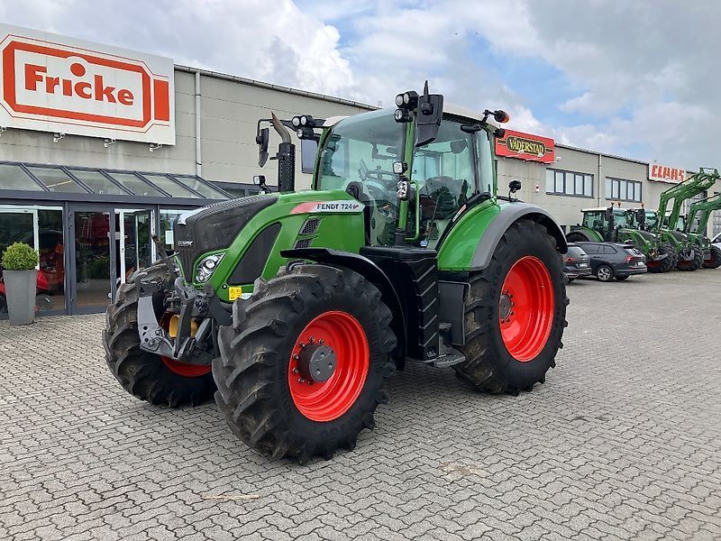 E-FARM: Fendt 724 Vario ProfiPlus - Tractor - id CWKRKGW - €95,500 - Year of construction: 2019 - Engine hours: 8,488,Engine power (HP): 237,Germany